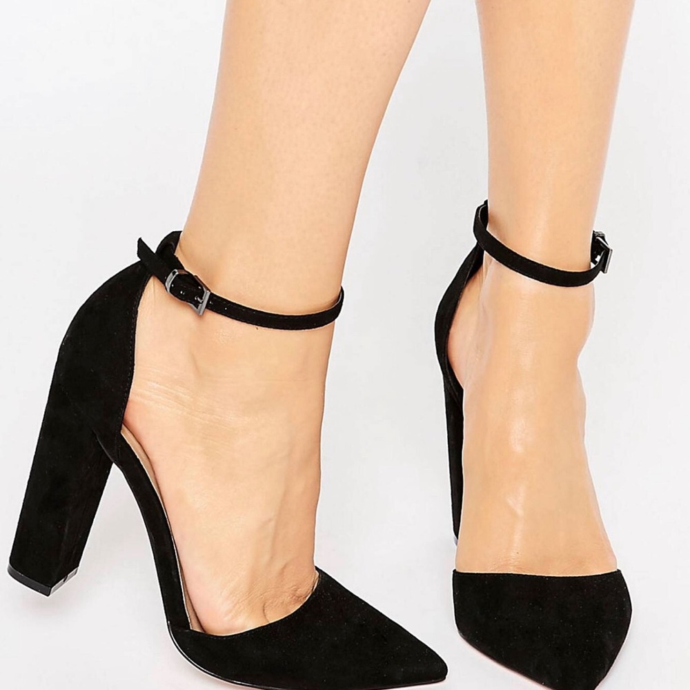 Size 8 US. Worn once